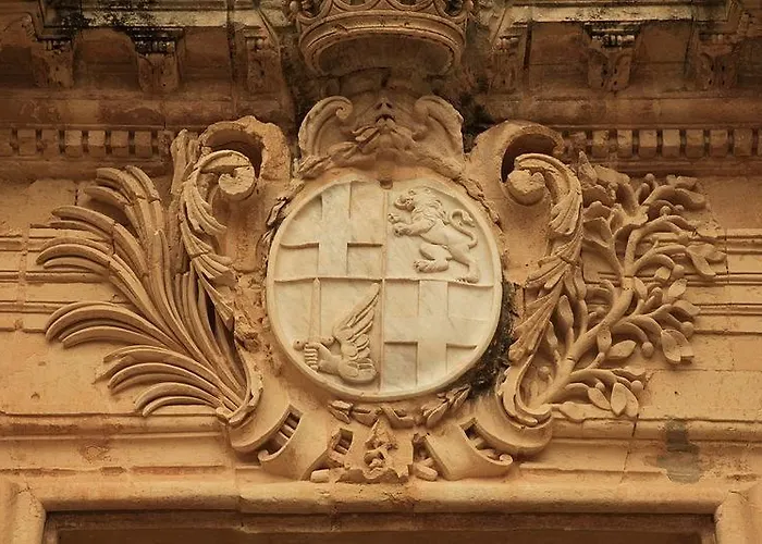 מלון The Manoel 3*