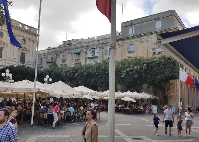 מלון The Manoel 3*