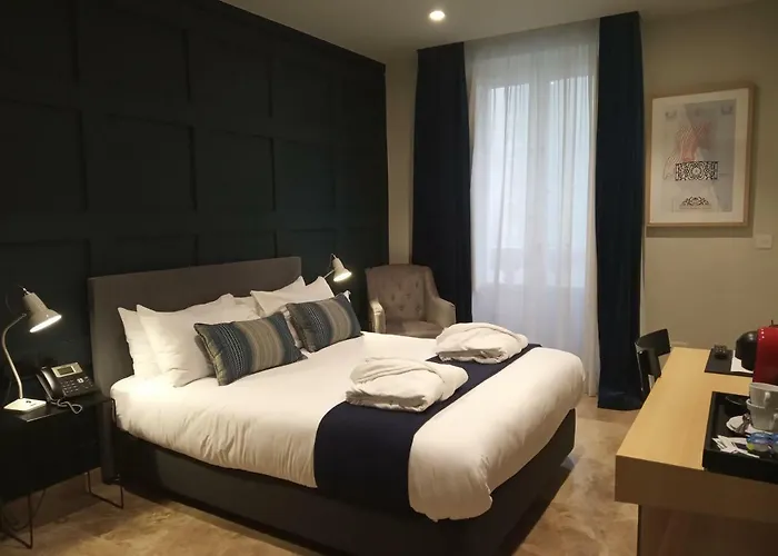 מלון The Manoel 3*