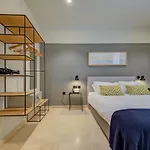 The Manoel 3*